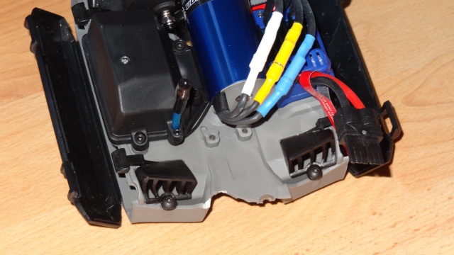 E-Revo VXL - sifflement au démarrage - slipper clutch ? Dsc03110