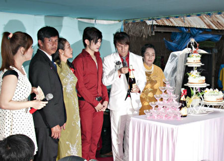 Đám cưới đồng tính gây xôn xao dân địa phương Hà tiên Lt-13712