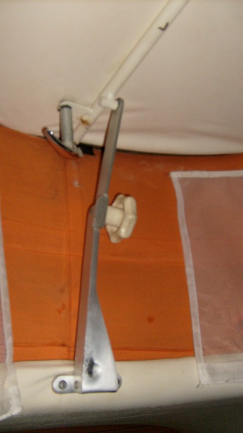 crochet de maintien à ressort pour toit relevable ABSENT S6301117