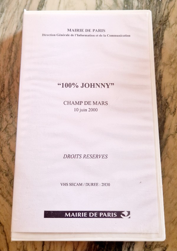 #### JOHNNY HALLYDAY  VHS -  MAIRIE DE PARIS - TOUR EIFFEL 2000 #### 20230848