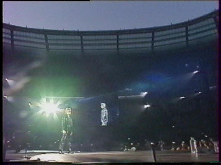 #### JOHNNY HALLYDAY VHS - ARCHIVE VCF - SDF 05/09/98 IntéGRAAL #### Pdvd_016