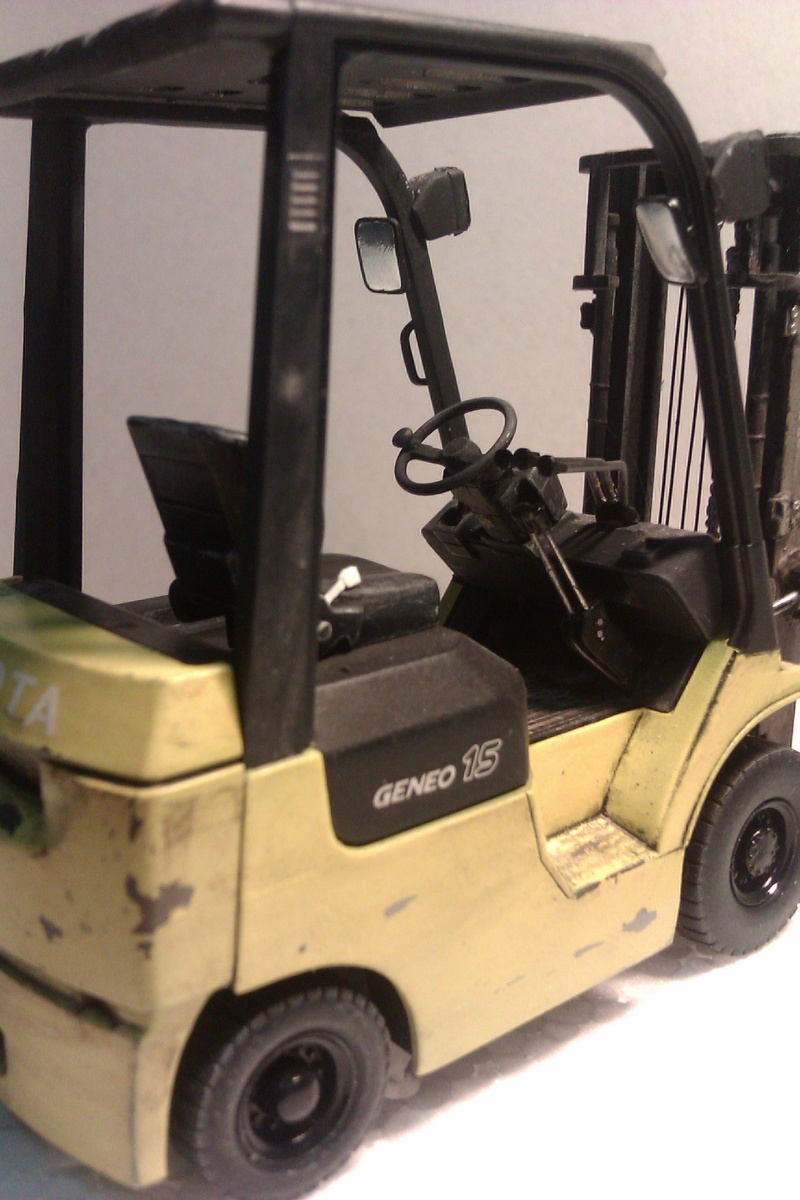 Fujimi Toyota Geneo Lifter 1/32 Imag0615