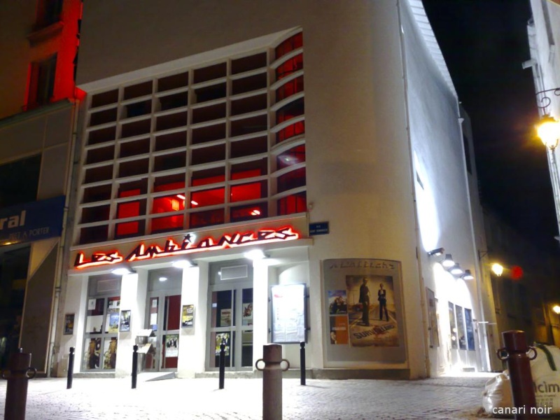 Le Cinéma Les Ambiances - architecture années 50 -  Clermont Ferrand France 63-les10