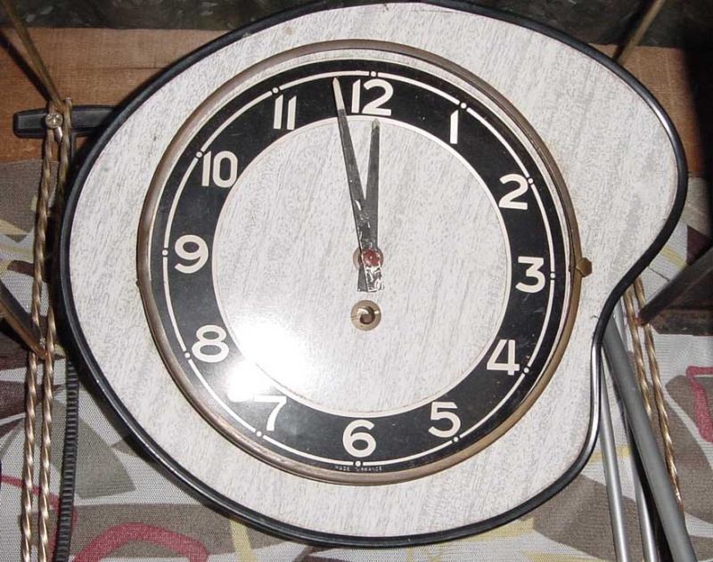Horloges & Reveils fifties - 1950's clocks Dsc05710