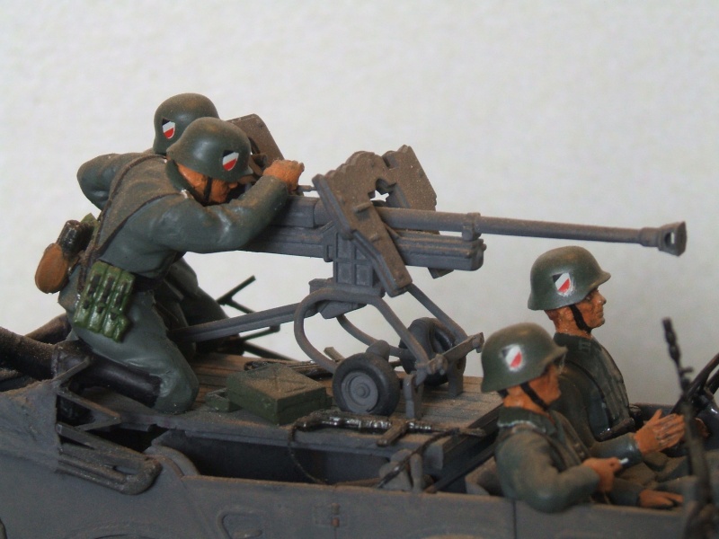 Kfz. 15 [ITALERI 215 1/35°] équipé du canon de 28 mm s PzB 41. Dscf6397