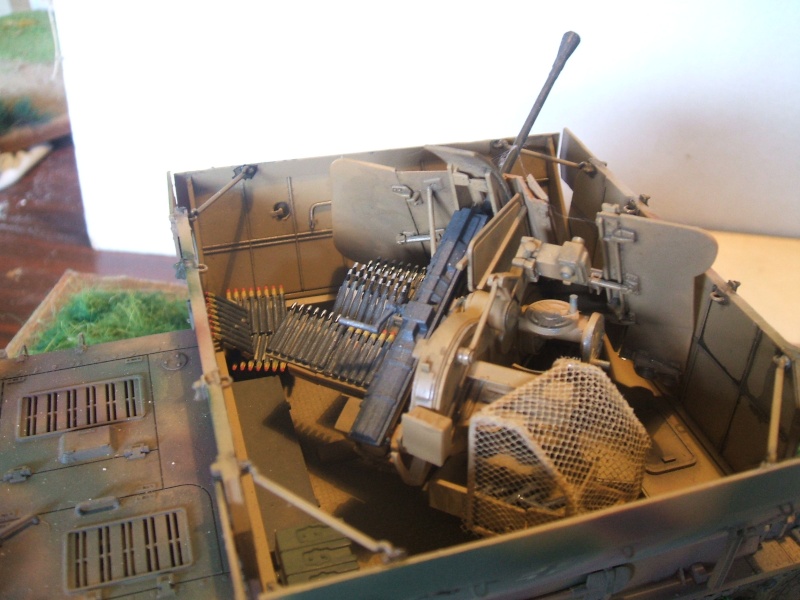 Flakpanzer IV Möbelwagen [TAMIYA 201 1/35°] canon de 37 mm Flak 37 [TAMIYA 35145 1/35°] Dscf6536