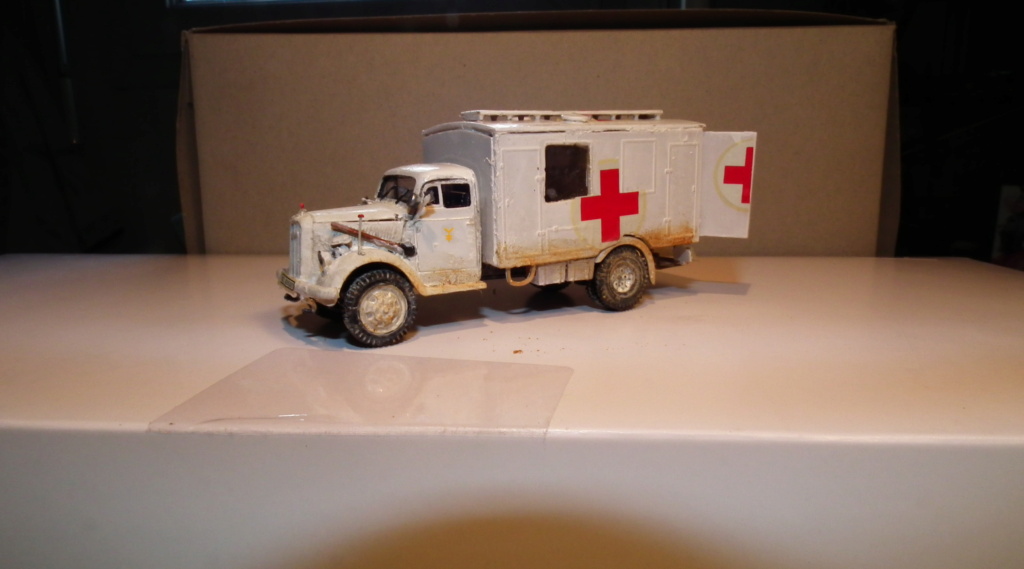 [esci] camion opel ambulance Dscf3834