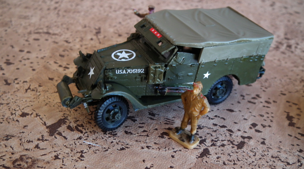 [Italeri] Scout car M3A1 Dscf6150