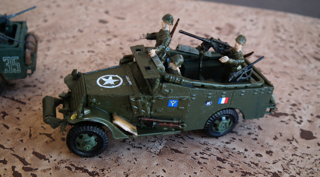 [Italeri] Scout car M3A1 Dscf6152