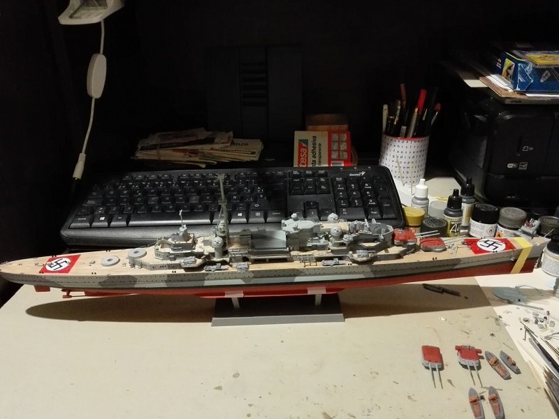 DKM Admiral Hipper Heavy Cruiser a 1/350 de Trumpeter Img_2220