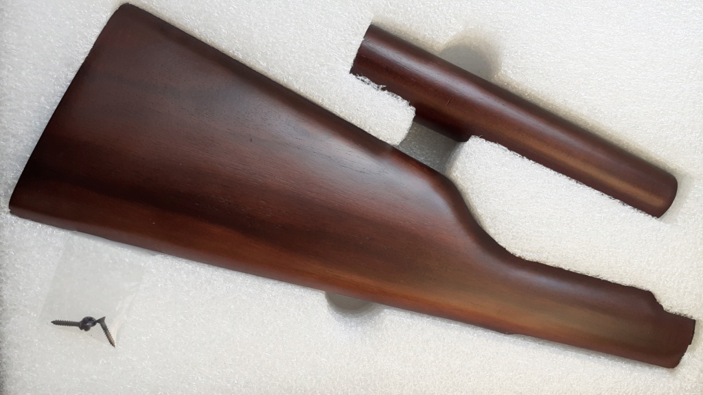  La Cowboy Rifle ou la Winchester 94 revue par Umarex partie 2  Crosse11