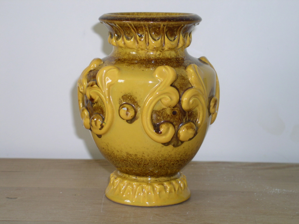 Faintly signed ITALY on the base of this urn shaped vase??? P1010051