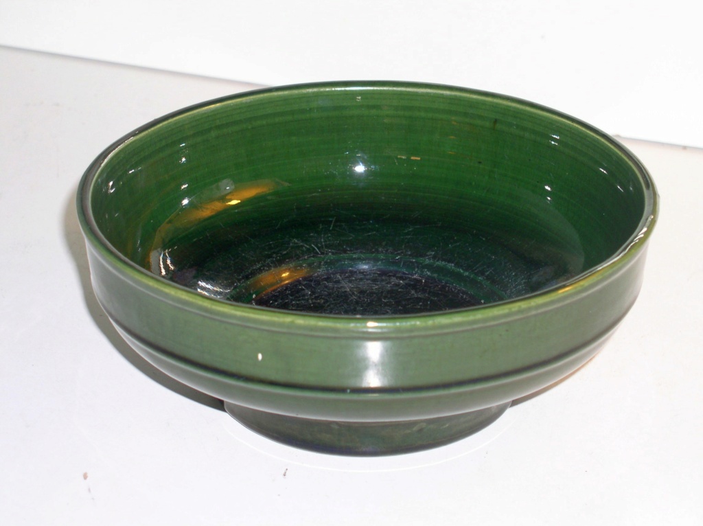 Dark Green Bowl Un marked any ideas on WHERE/WHEN? it was made?? P1010101