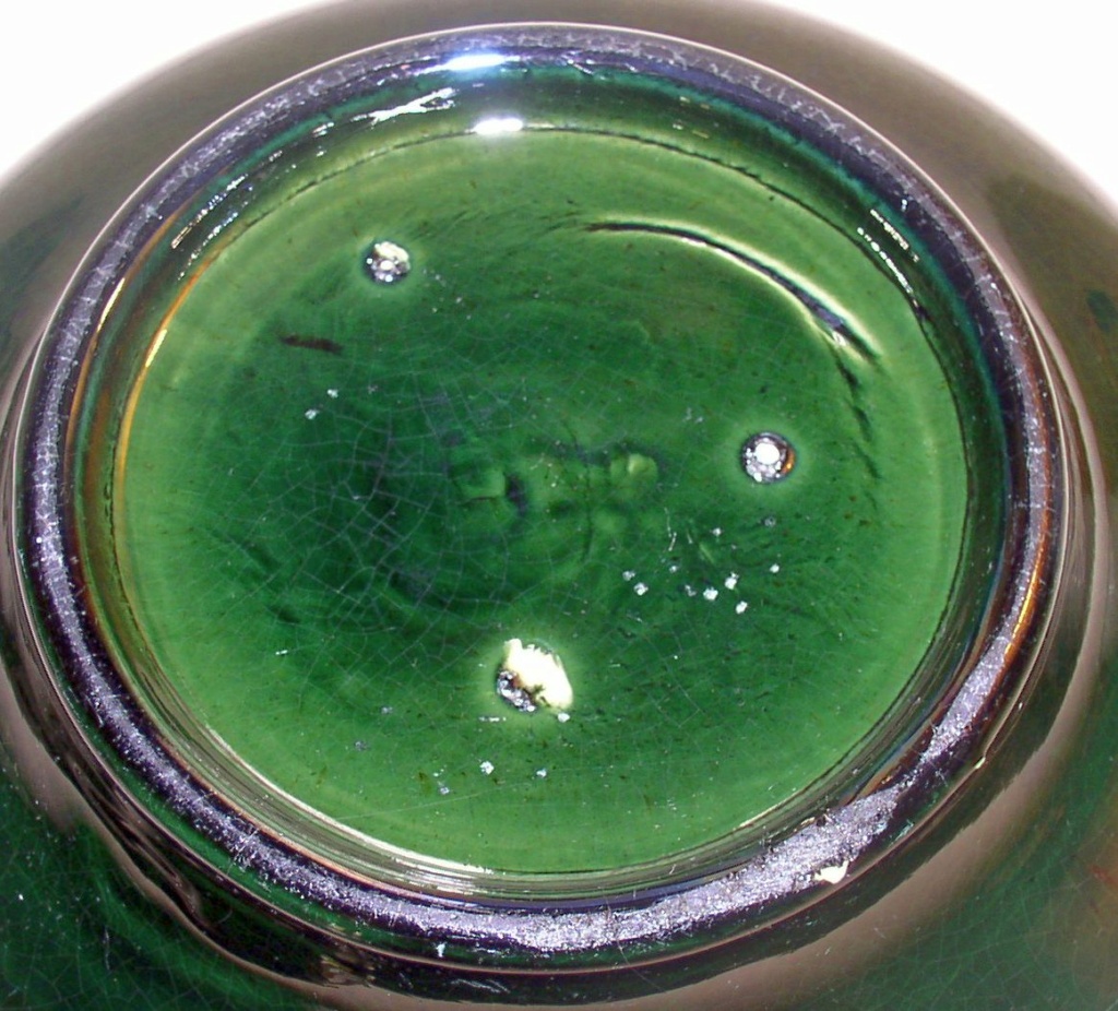 Dark Green Bowl Un marked any ideas on WHERE/WHEN? it was made?? P1010102