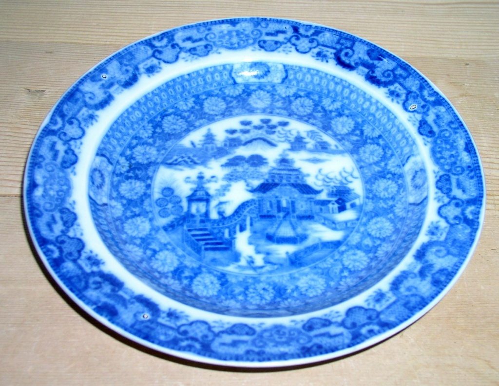 Oriental Blue & White Please Indistinct Mark - Leeds Pottery P1010178
