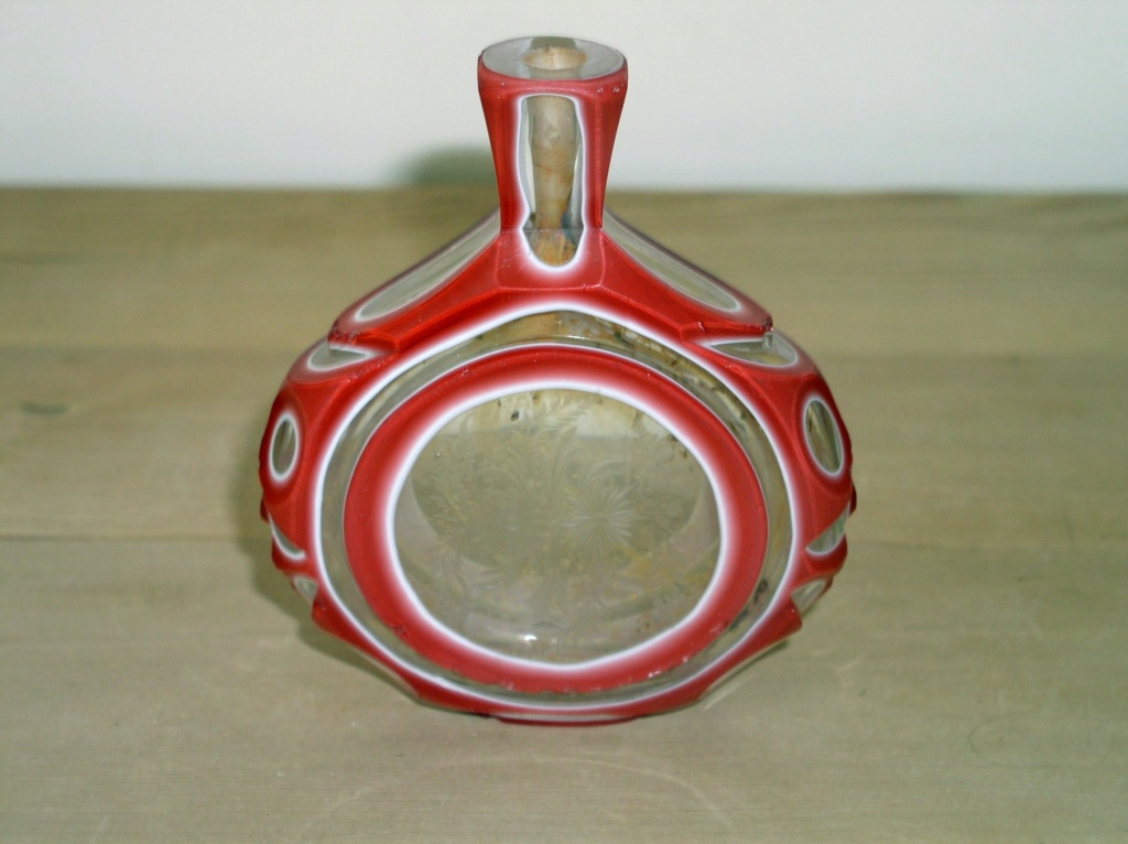 Wheel carved Bottle, no marks. Is it Val St Lambert? Any ideas? P1010340