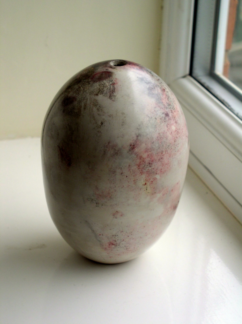 Unusual Emu? egg shape piece of pottery??? Mark to base. P1010353