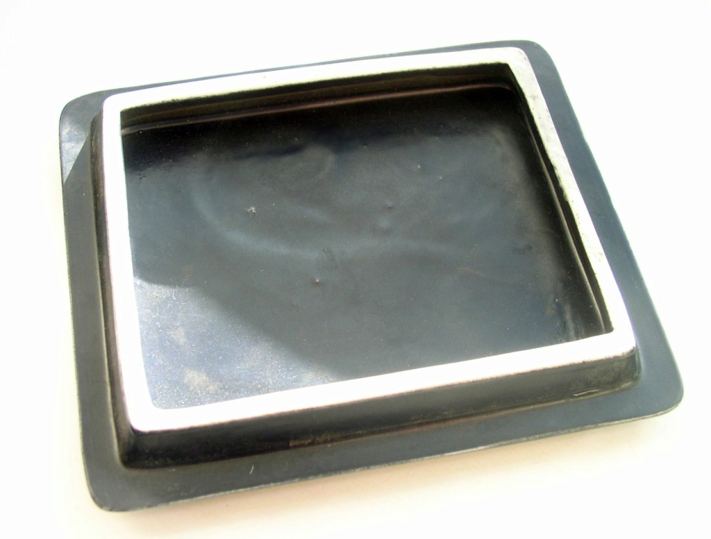 Unmarked Black Trinket Box, Portmeirion pottery "Golden lion" P1010442