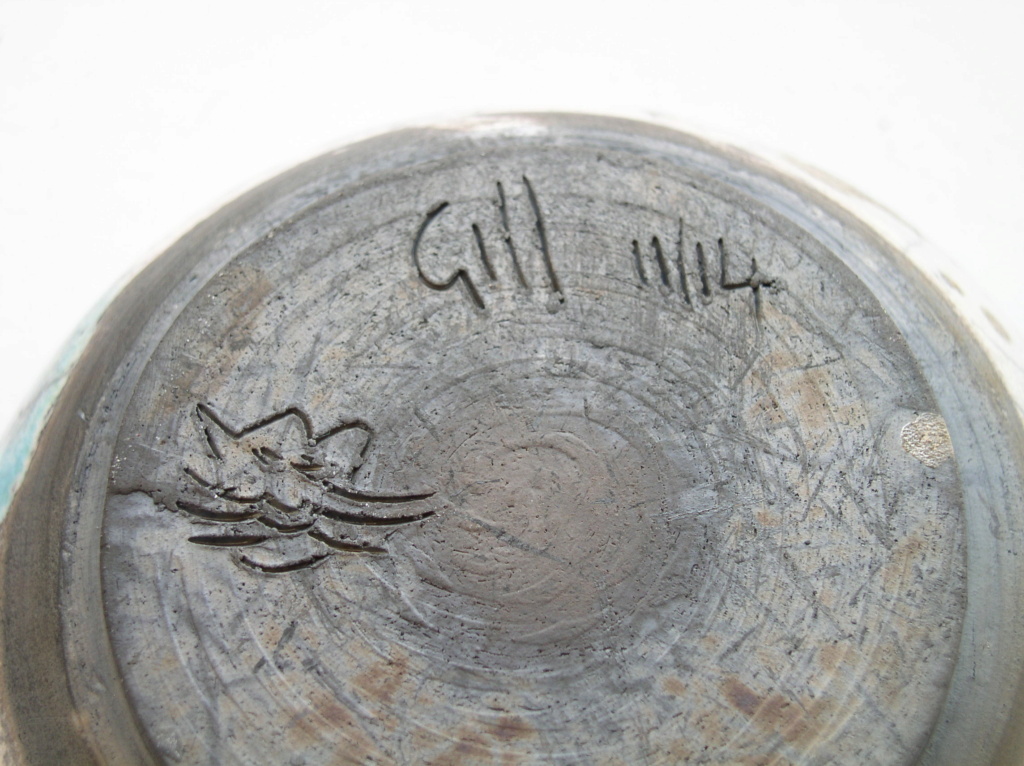 Unusual Raku Bowl Signed GILL, Any ideas of who or where it was made??? P1010555