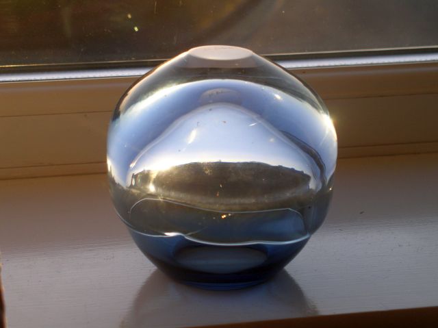 Super Hot-worked art glass vase (Signed) Scandinavian/Czech??? P1010915