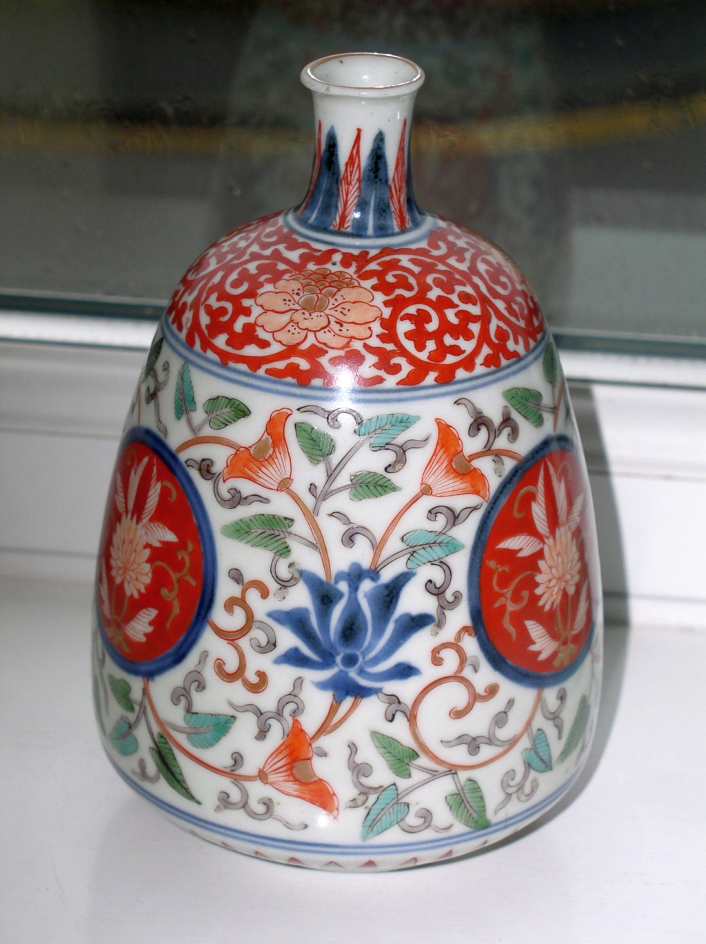 Unusual Decorative Oriental vase/Bottle Origins & Or date please :) P1011229