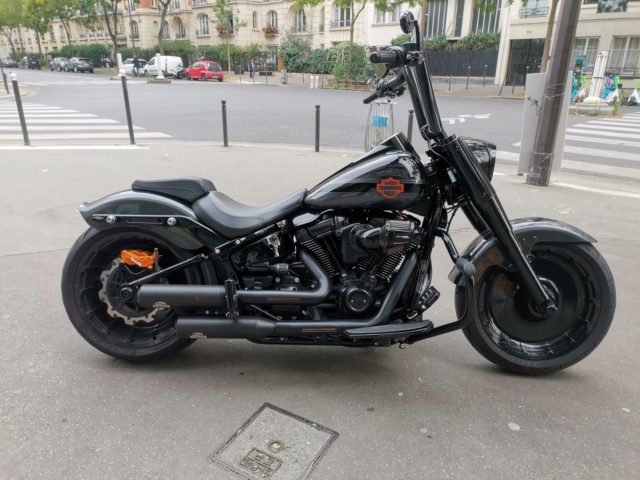 Présentation de mon Fatboy 107 Black & Grey - Page 3 Img_2039
