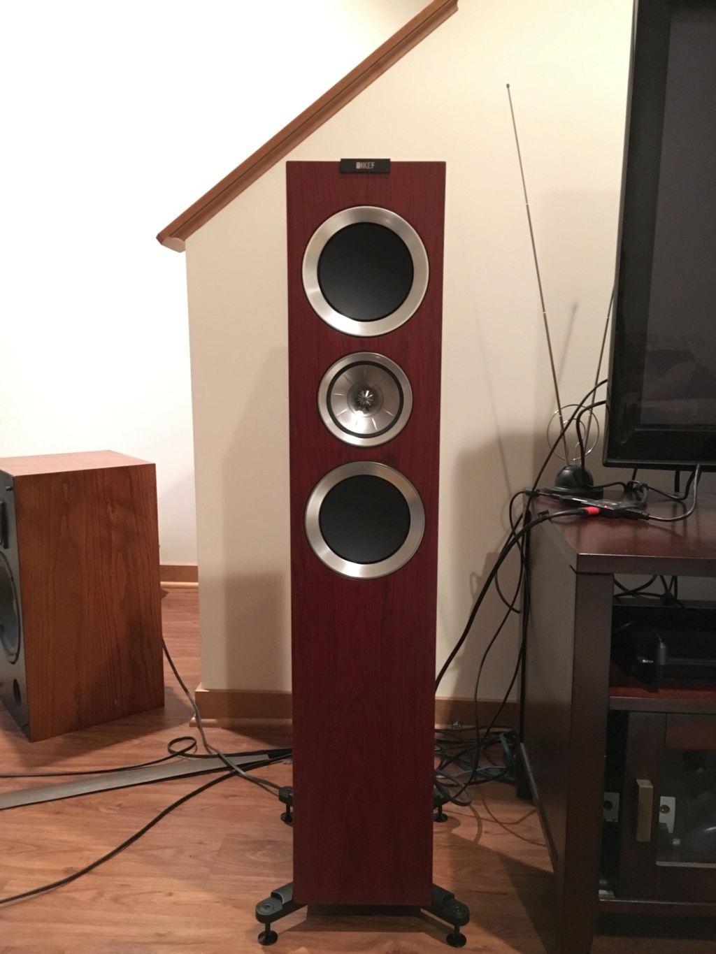 KEF R700 (Used) 211