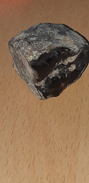 identification pierre ou météorite 20210710