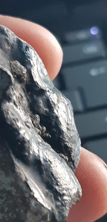 identification pierre ou météorite 20210713