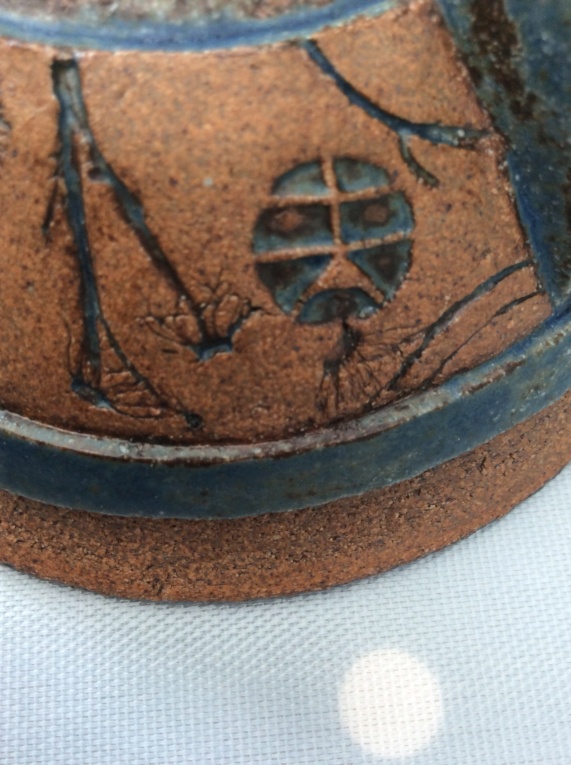 British Pottery Three-Legged Bowl - Mark similar to Hans Coper 4c1e5b10