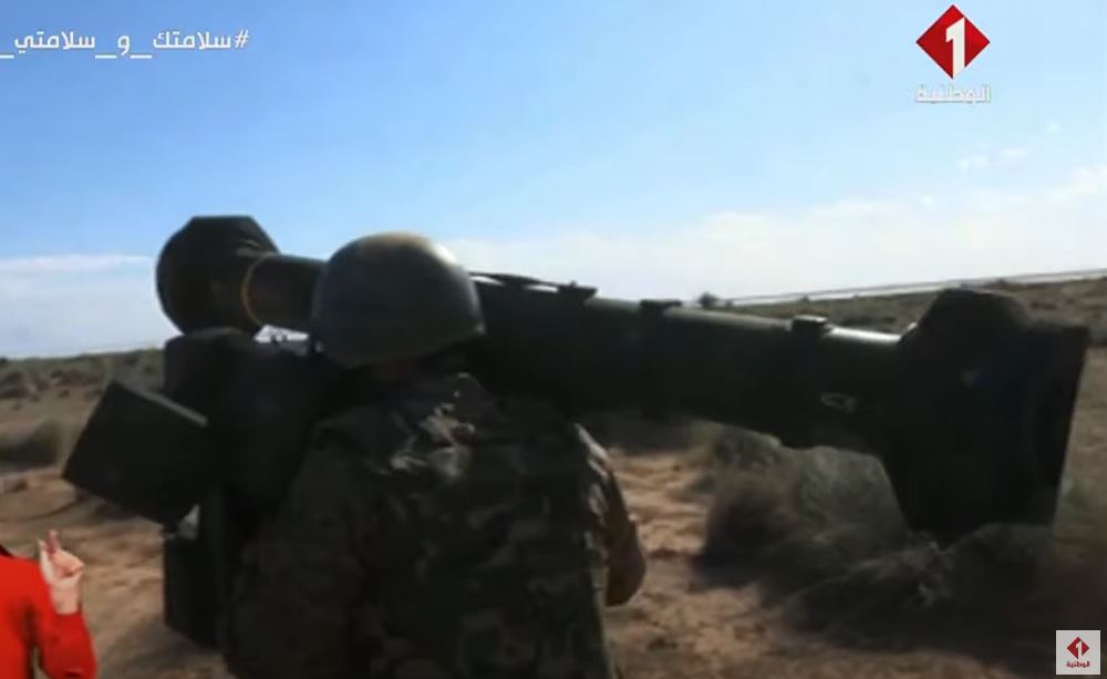 الجيش التونسي يمتلك صارروخ جافلين المضاد للدروع  Javeli11
