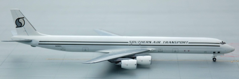 DC8-73 CIA Southern Air Transport minicraft 1/144 Adsc_435