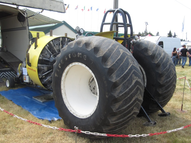 tracteur pulling 2011 => reportage <= - Page 2 Img_1149