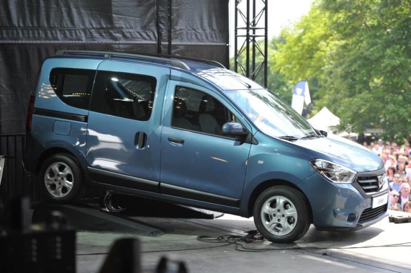 Presentation DOKKER et DOKKER Van au pique-nique Dacia 210