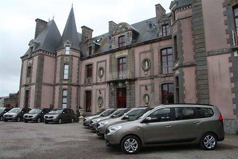 Dacia fait la com' du Lodgy à Saint-Malo Lodgys10