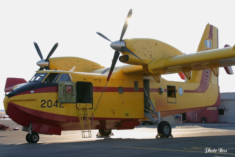 canadair CL 415 et CL 215 et autres avions bombardiers d'eau - Page 7 810