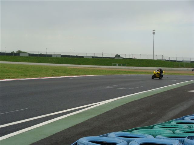 Pirelli days magny cours F1 le 12 mai 2008. Dsc01917