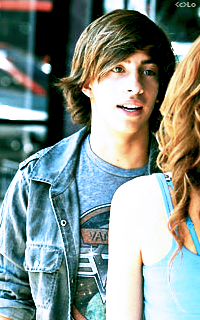 Jimmy Bennett • 200x320 1110