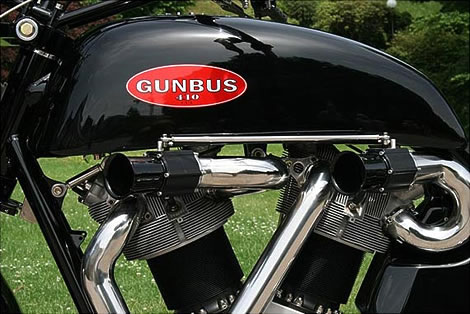 UNE ENORME ENCLUME Gunbus13