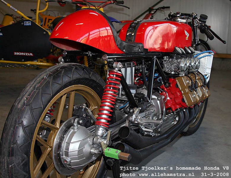 HONDA RACER V8 : LA BECANE DE MONGOL ! Normal11