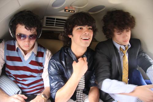 Jonas pic 12051110