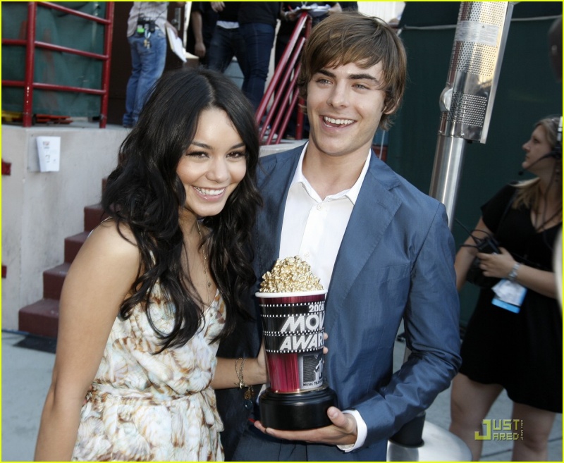 Vanessa y Zac en los MTV Movie Awards! Vaness20