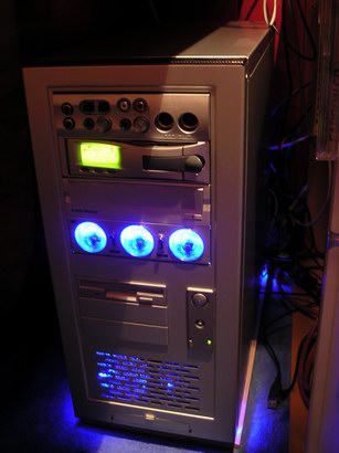 Le new Pc Pro GaMeR MaxiMus ( sortit  janvier 2009 ) Uc10