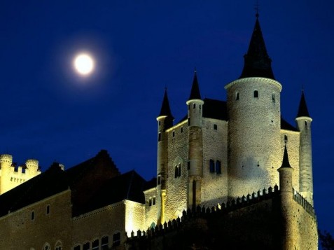 Những lâu đài cổ đẹp nhất châu Âu 7_1-4710
