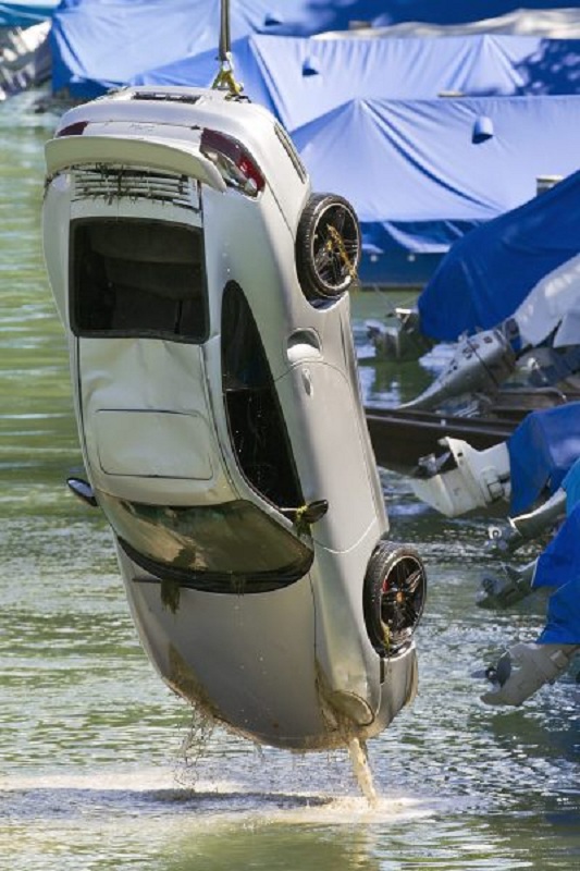 La 911 Turbo ne sait pas nagé ! 02567910