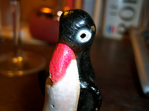 un  petit pingouin en terre cuite * Ping10