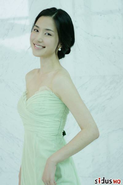 Kong Hyeon-joo, goddess in a Vera Wang dress Konghy10