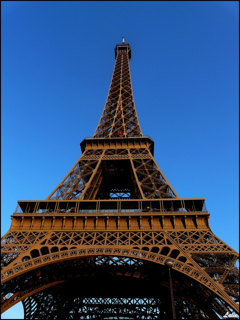 La Dame de Fer... (+ ajouts + pano) Eiffel11