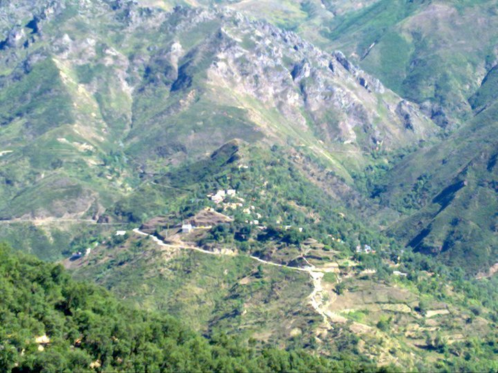 Village IGHIL-OUIS, Tizi N Berber  Ighil10