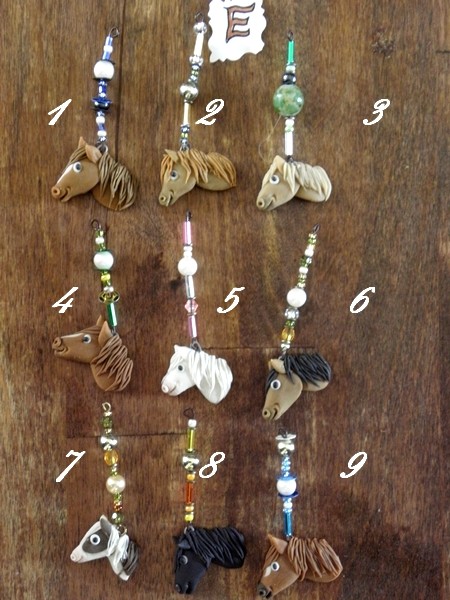 Porte-clés, bijoux de portables et magnets fabriqués main par Anne !!  E10